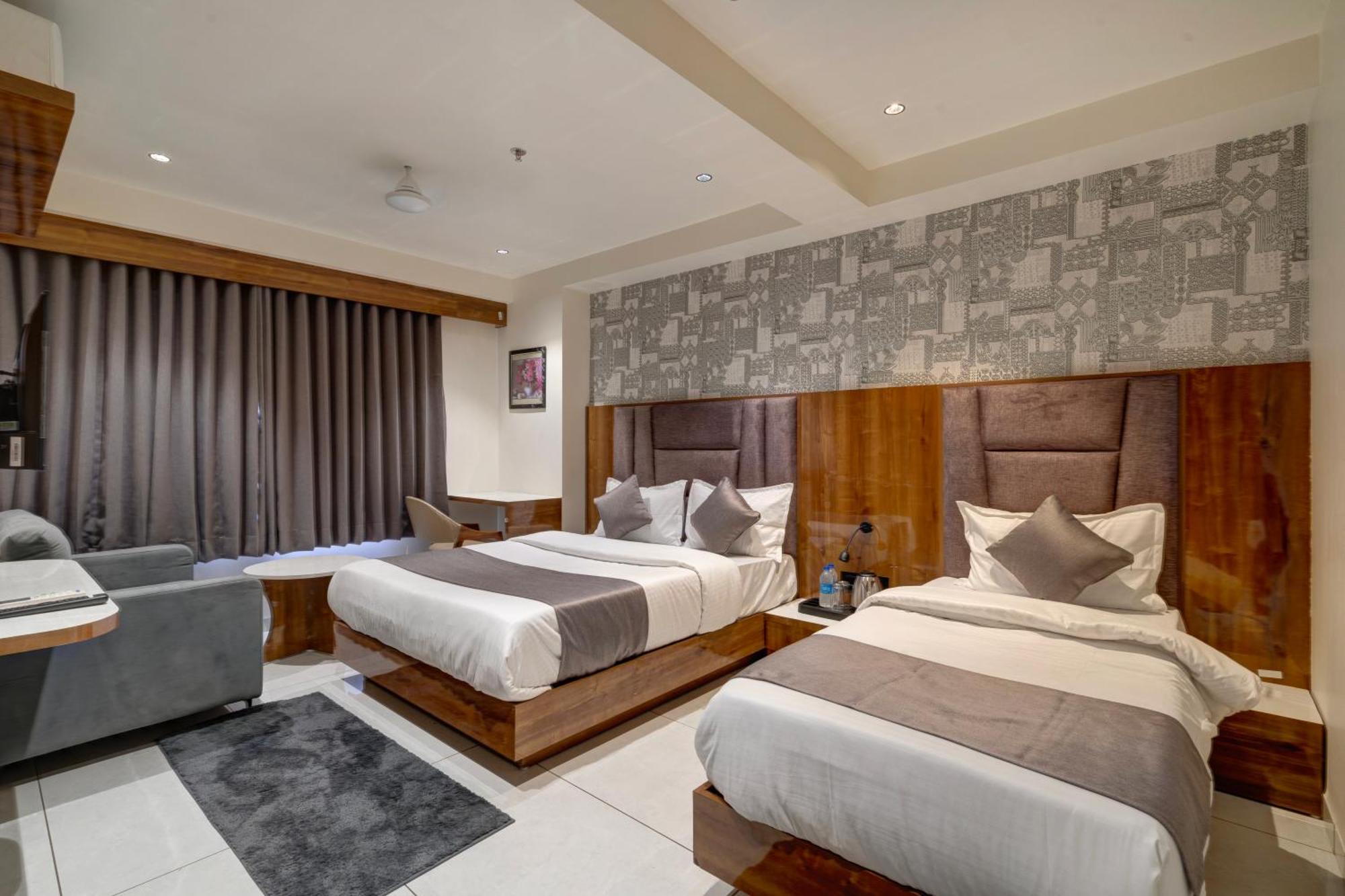 Hotel Shrimad Villa Gandhinagar Ngoại thất bức ảnh