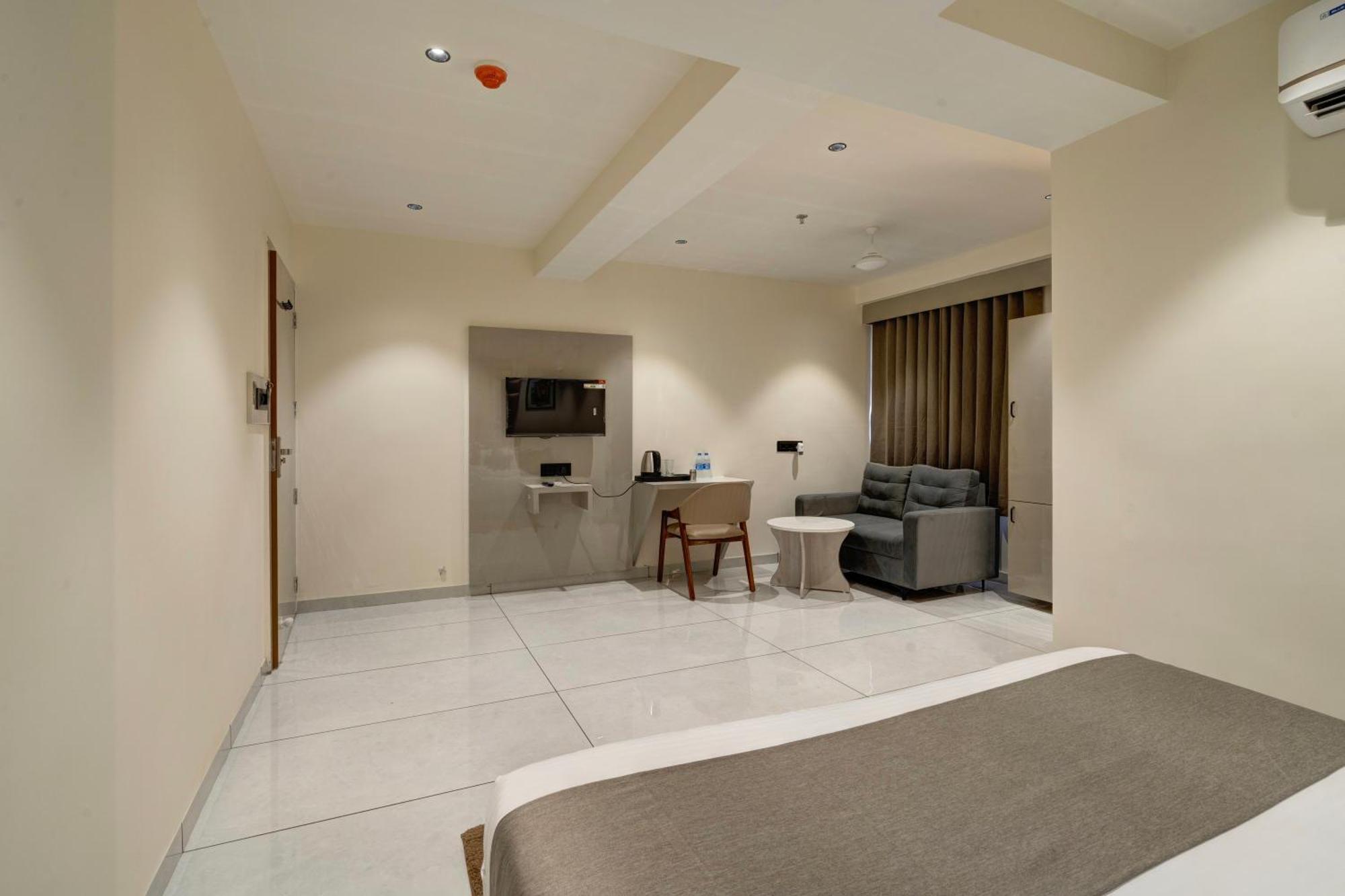 Hotel Shrimad Villa Gandhinagar Ngoại thất bức ảnh