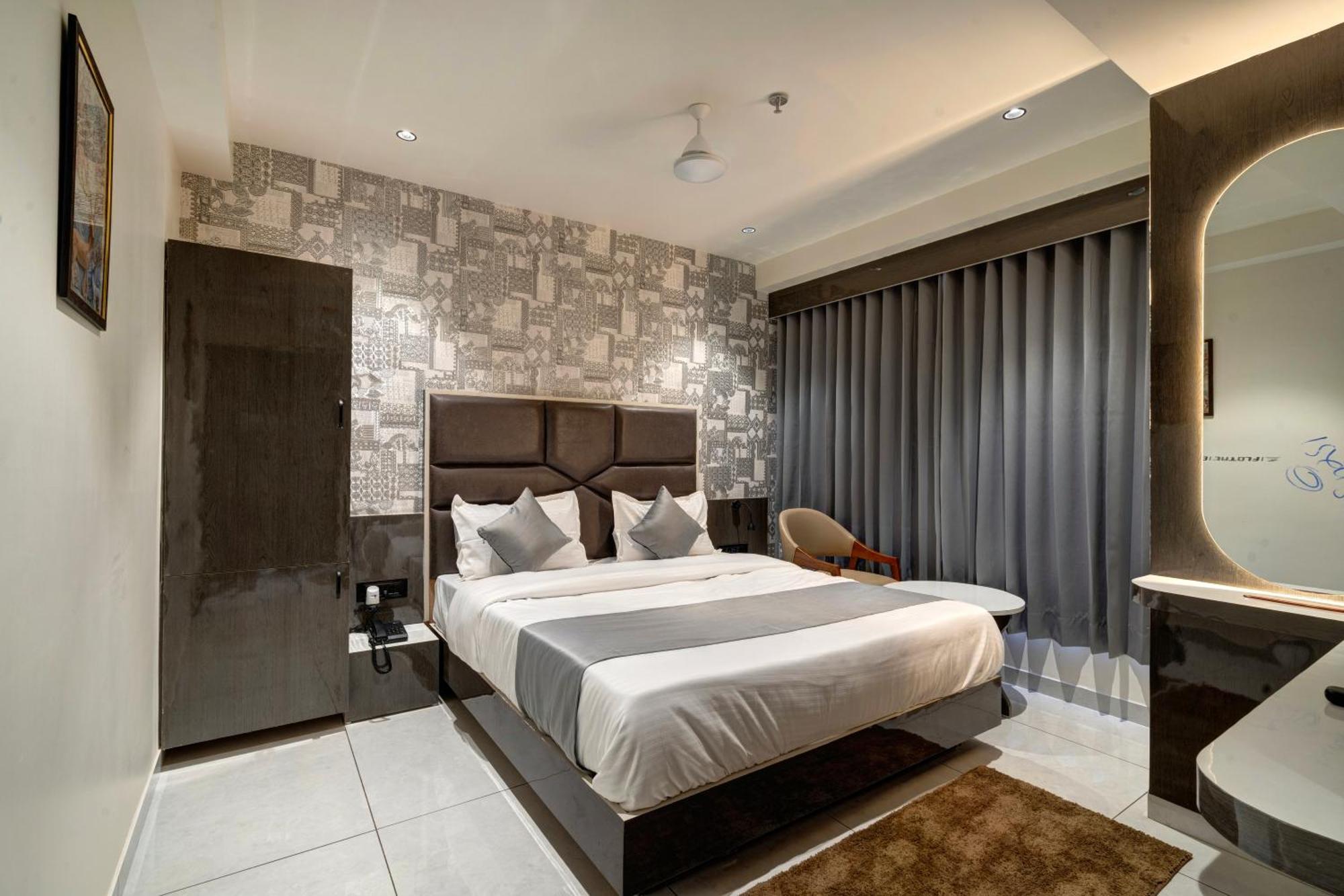Hotel Shrimad Villa Gandhinagar Ngoại thất bức ảnh