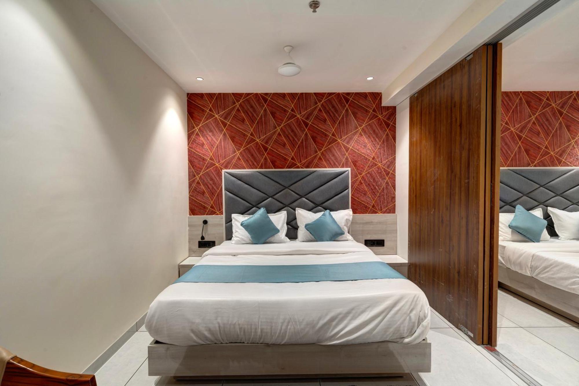 Hotel Shrimad Villa Gandhinagar Ngoại thất bức ảnh