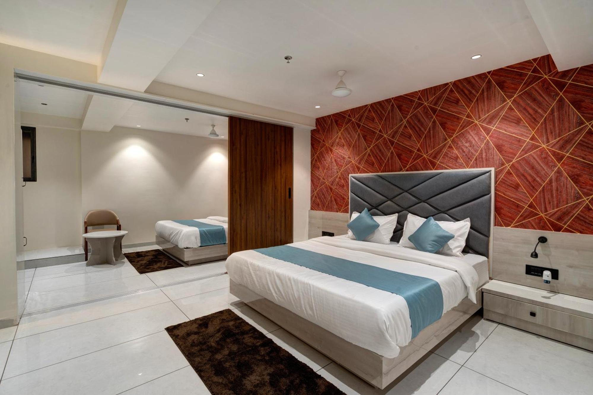 Hotel Shrimad Villa Gandhinagar Ngoại thất bức ảnh