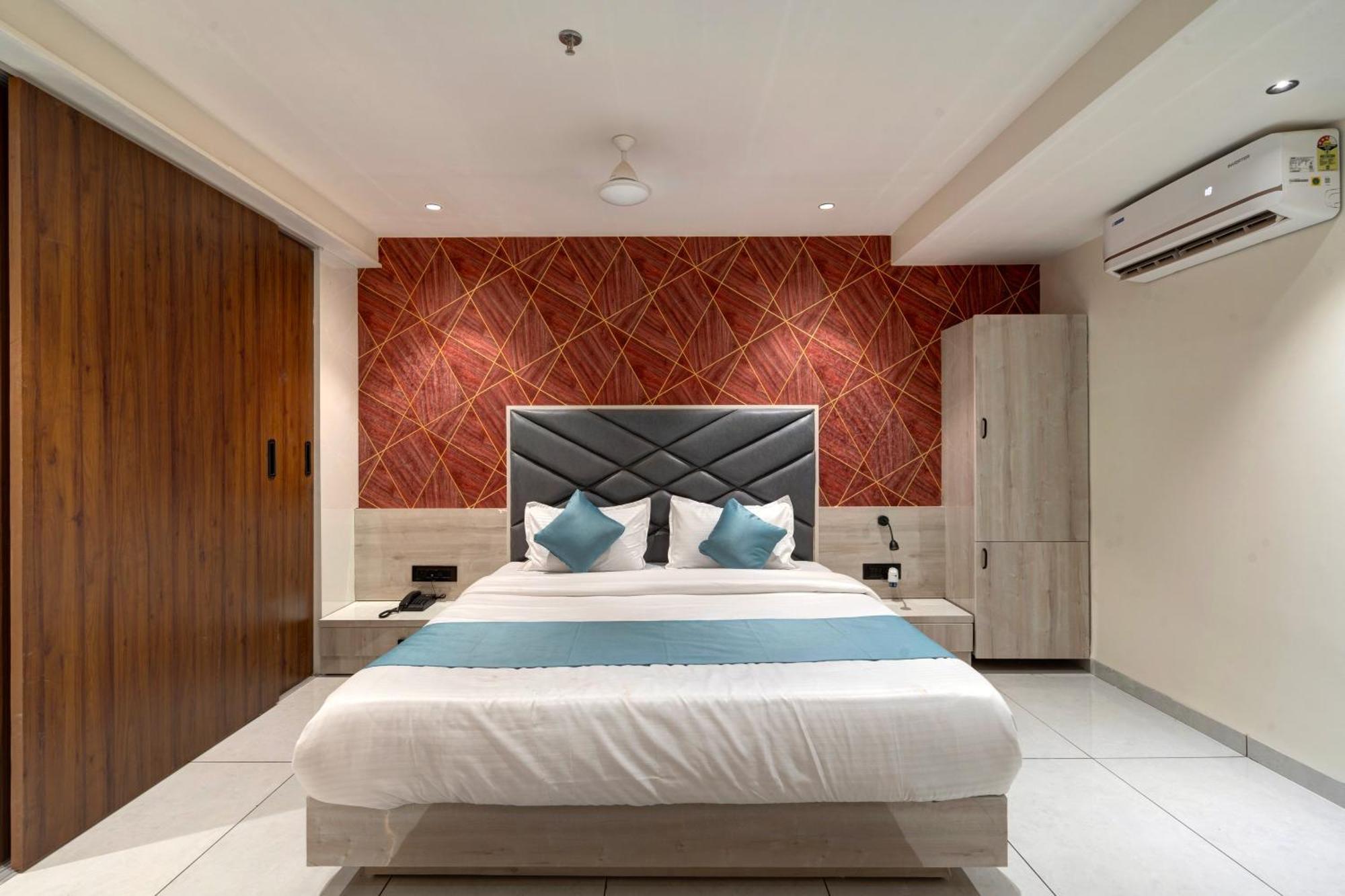 Hotel Shrimad Villa Gandhinagar Ngoại thất bức ảnh