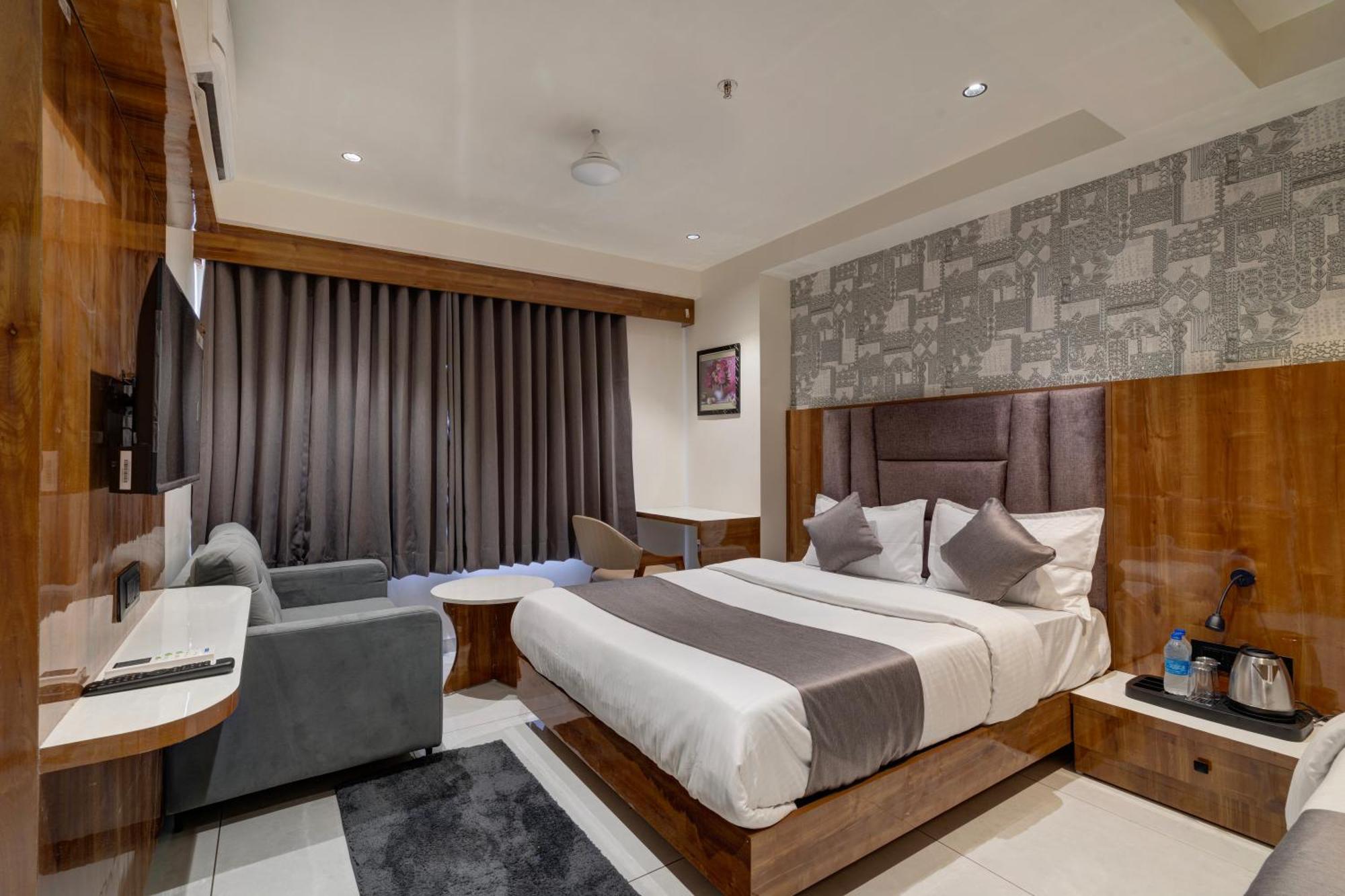 Hotel Shrimad Villa Gandhinagar Ngoại thất bức ảnh