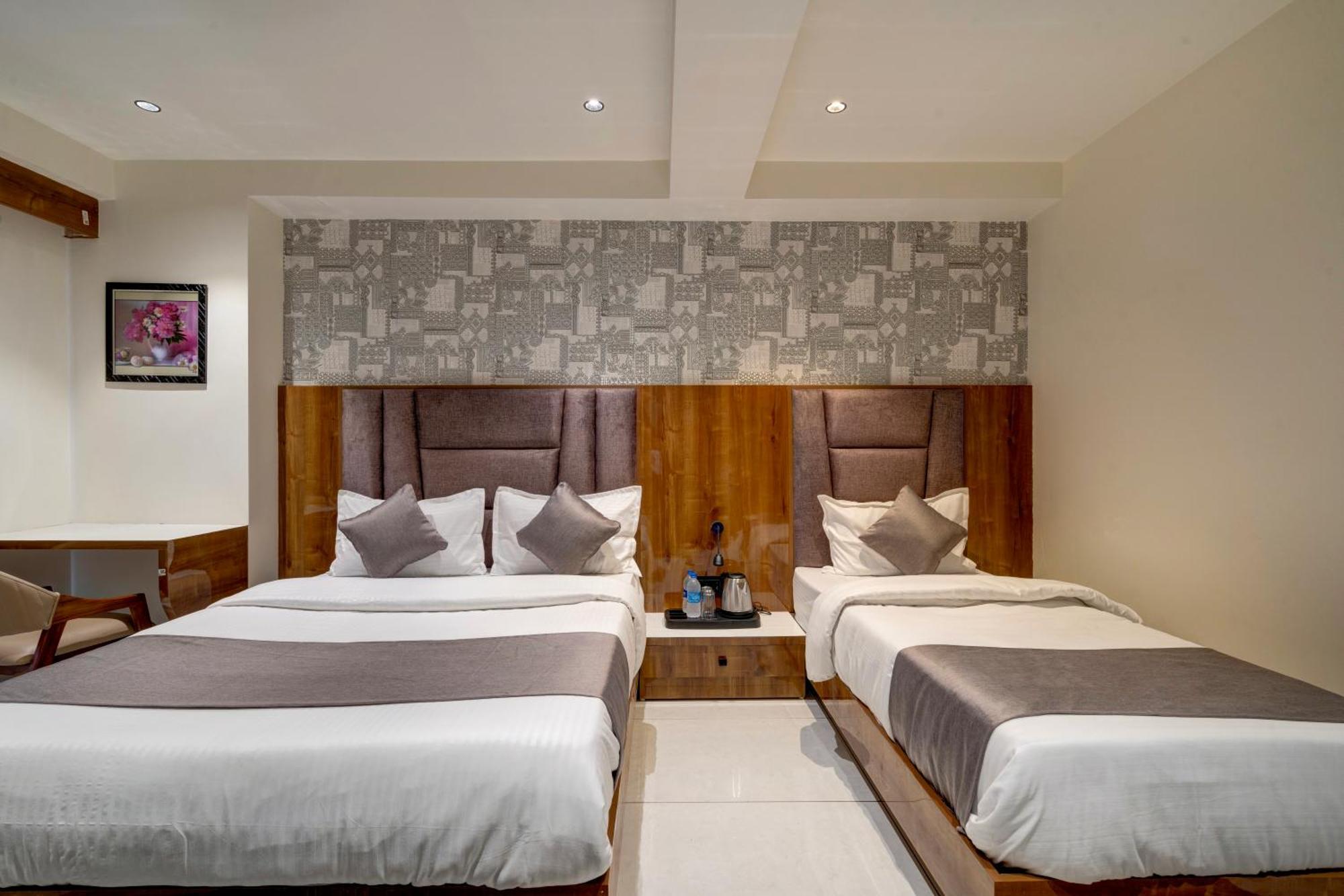 Hotel Shrimad Villa Gandhinagar Ngoại thất bức ảnh